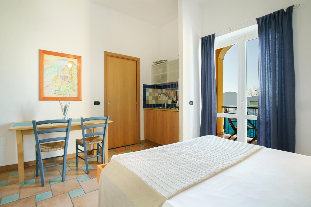 Gioia 37 Apartments Прочида Екстериор снимка